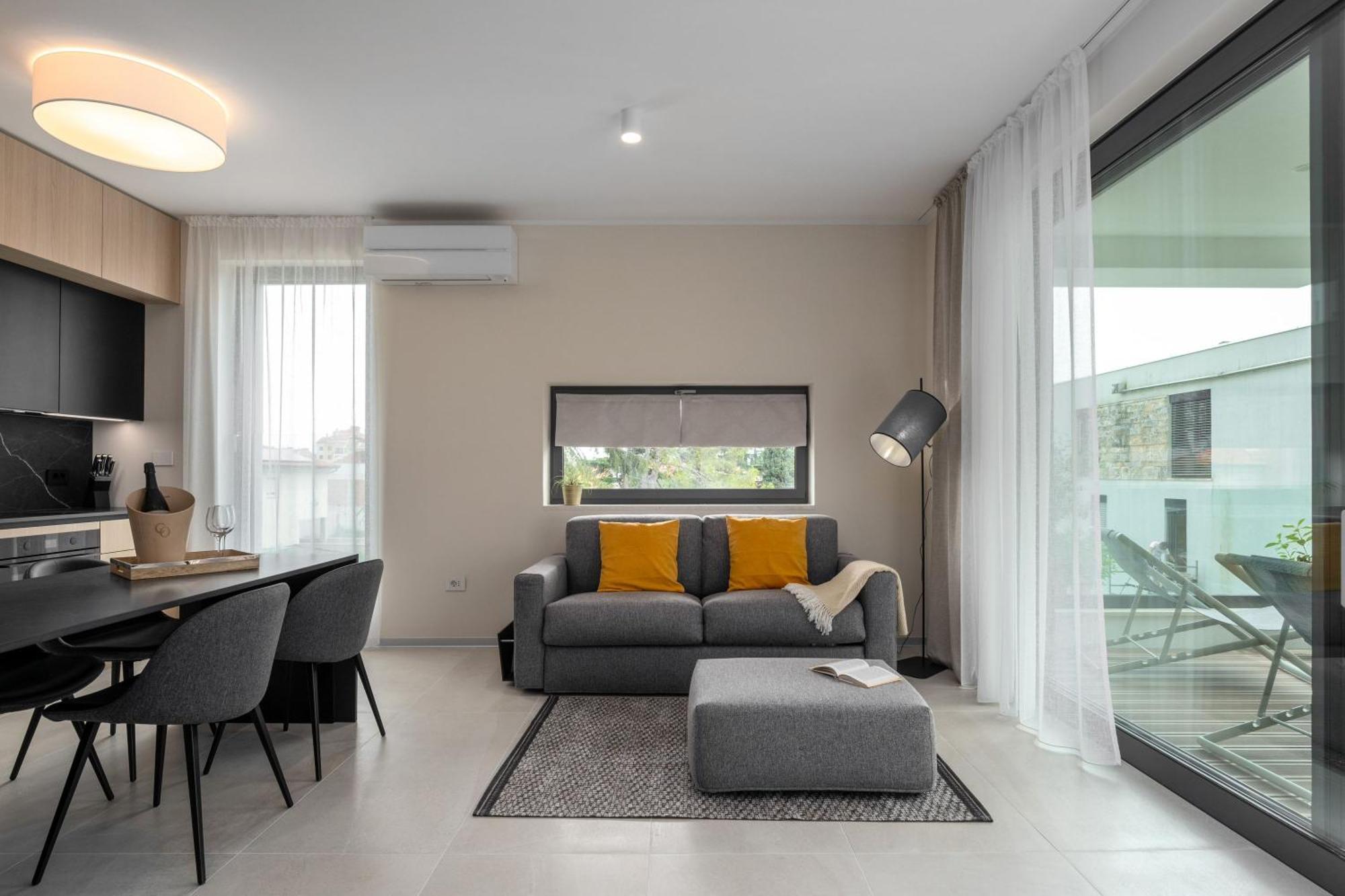 The Q Bliss - Your New 4-Star Hideaway With A Garage Ровінь Екстер'єр фото