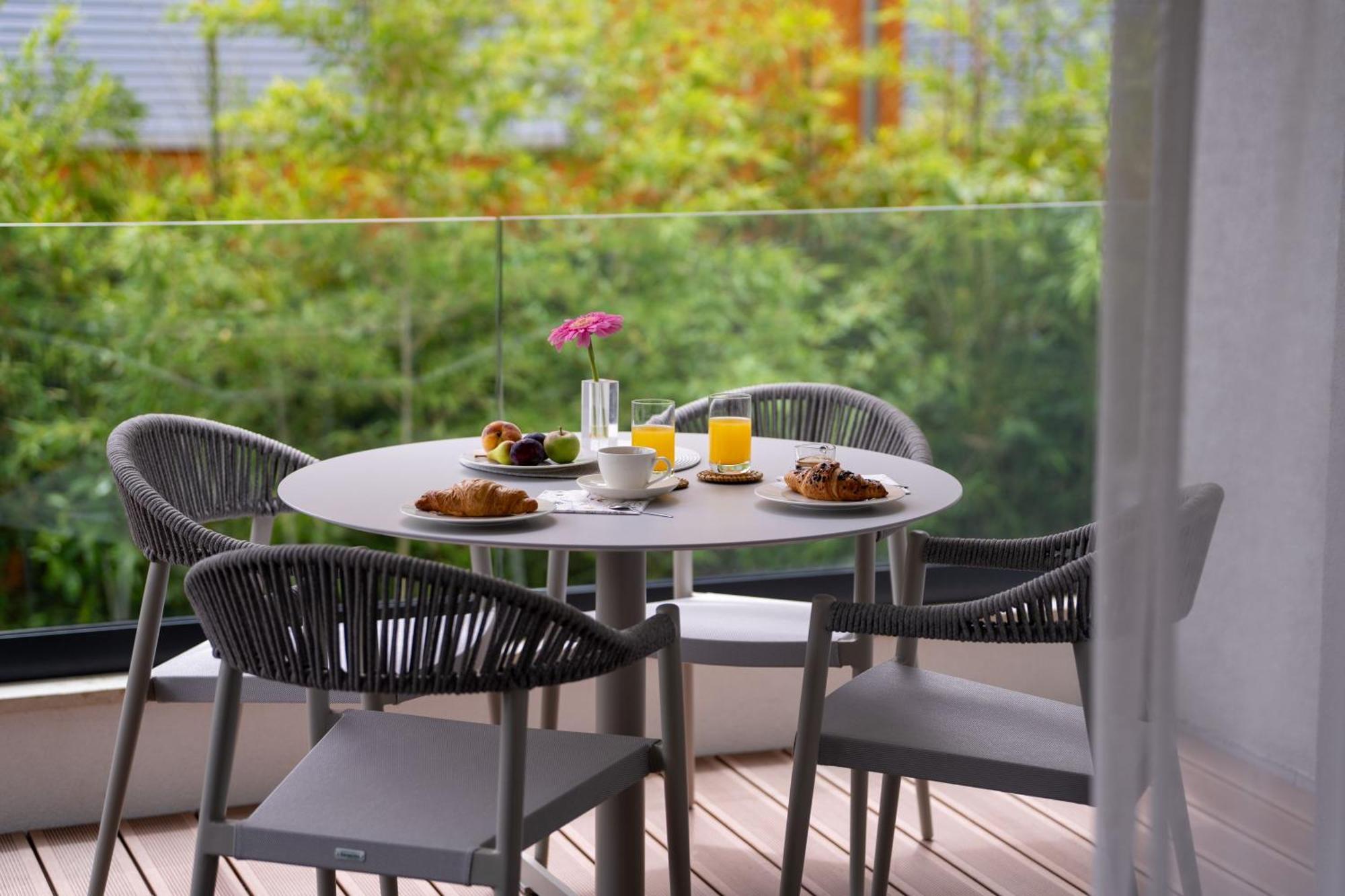 The Q Bliss - Your New 4-Star Hideaway With A Garage Ровінь Екстер'єр фото